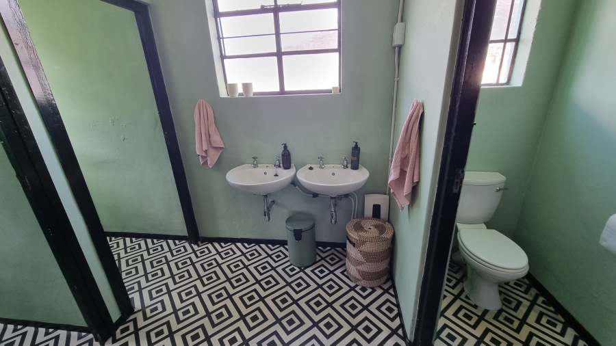 To Let Commercial Property for Rent in Woodstock Western Cape